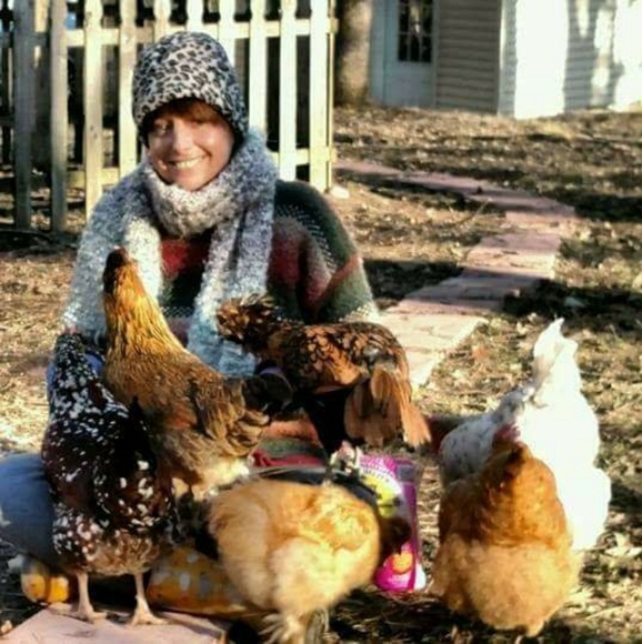 Meet your Posher, Nicole - Picture 3 of 8